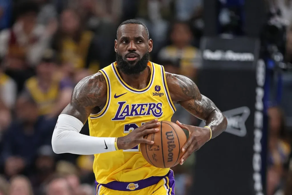 10 highest paid athletes in the world_LeBron James