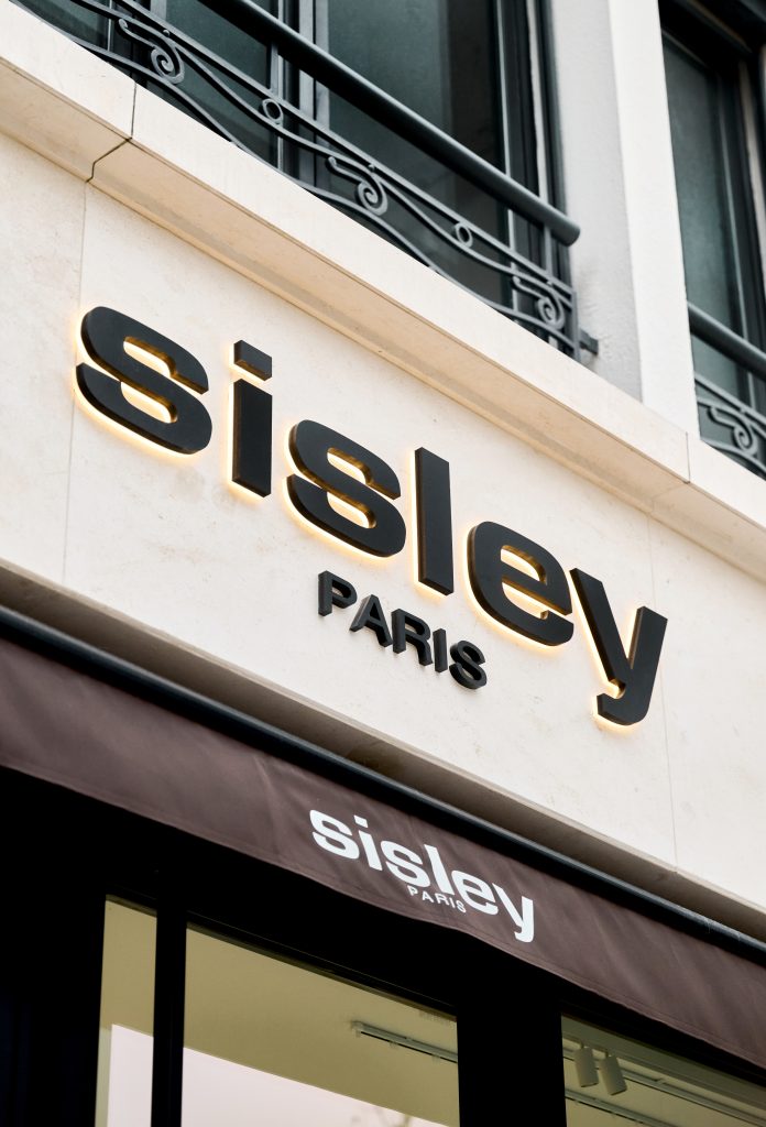 (The front of the Sisley store in Luxembourg’s Place d’Armes © Michel Verpoorten)
