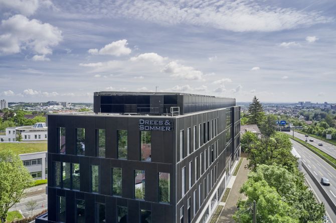(Drees & Sommer headquarters in Stuttgart. Photo © Juergen Pollak)
